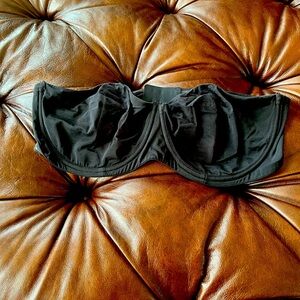 Skims Black Strapless Bra